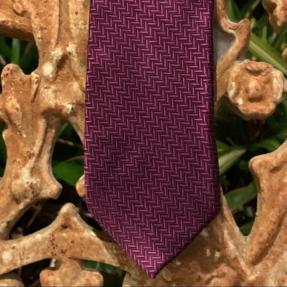Paul Fredrick 100% silk tie - Picture 2 of 8